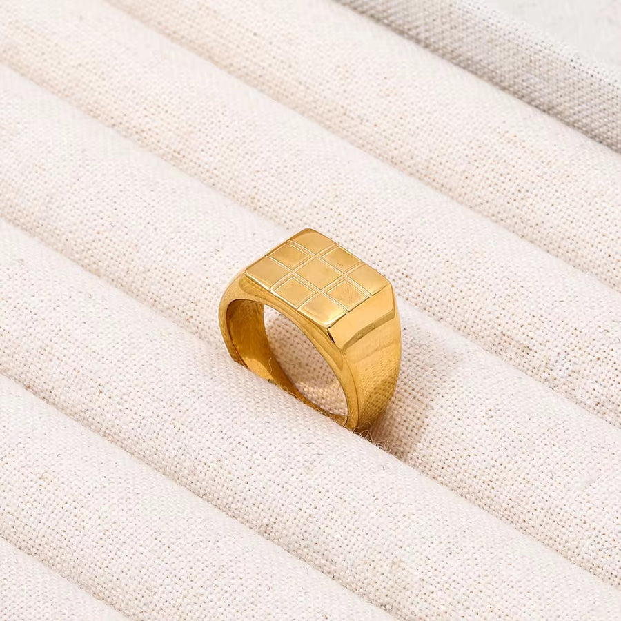 The Checker Board Ring - Gold