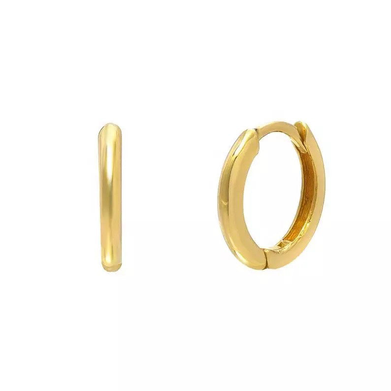 A 10mm classic huggie hoop in 18K gold vermeil, shown open and closed on a white background.